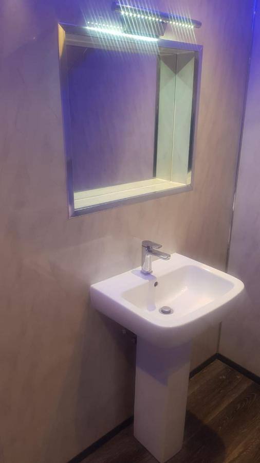 Highfields Living - All Rooms Ensuite- Free Wifi- Free Local Parking Sheffield Exterior foto